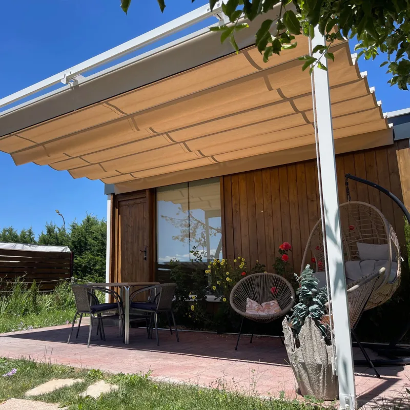 Bungalow frente al jacuzzi de Villa Bagh