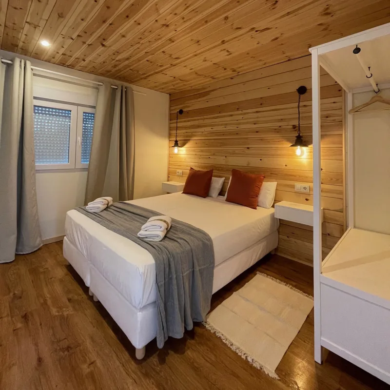 Bungalow frente al jacuzzi de Villa Bagh
