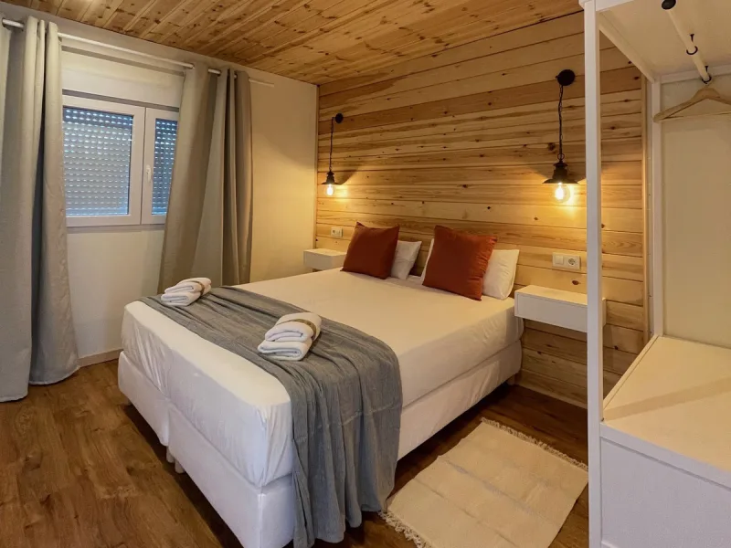 Bungalow frente al jacuzzi de Villa Bagh