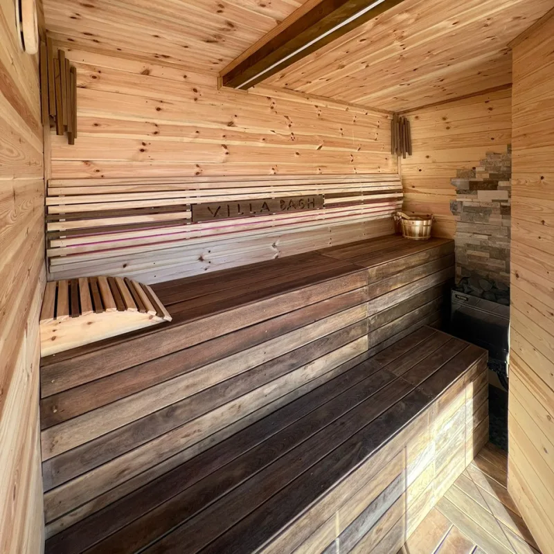 Sauna y jacuzzi del spa de Villa Bagh