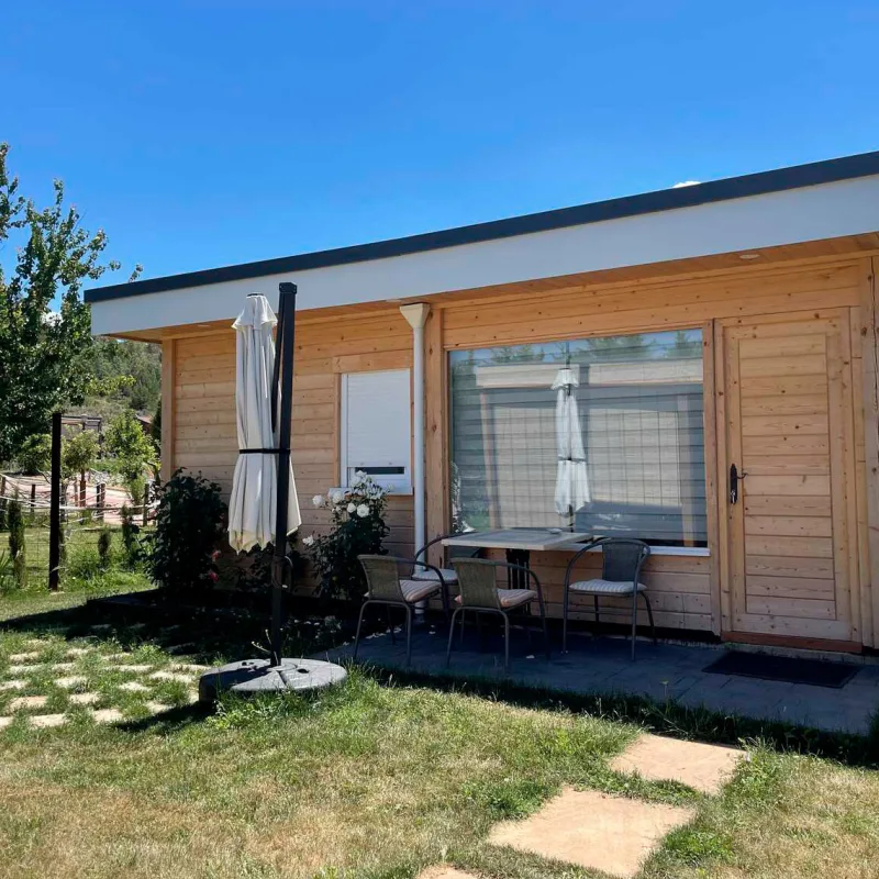 Bungalow frente al jacuzzi de Villa Bagh